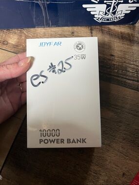 White 10000mAh Power Bank 35W